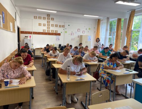 Proiectul PRIM: Centrul de Dezvoltare Socială îi felicită pe cei 30 de absolvenți ai programului de formare profesională continuă, tip calificare, Ajutor bucătar.
